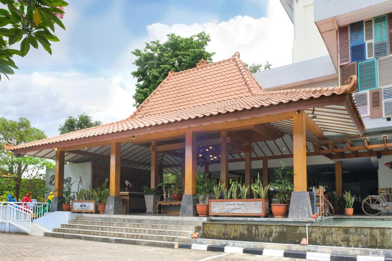 Burza Hotel Yogyakarta Ngoại thất bức ảnh