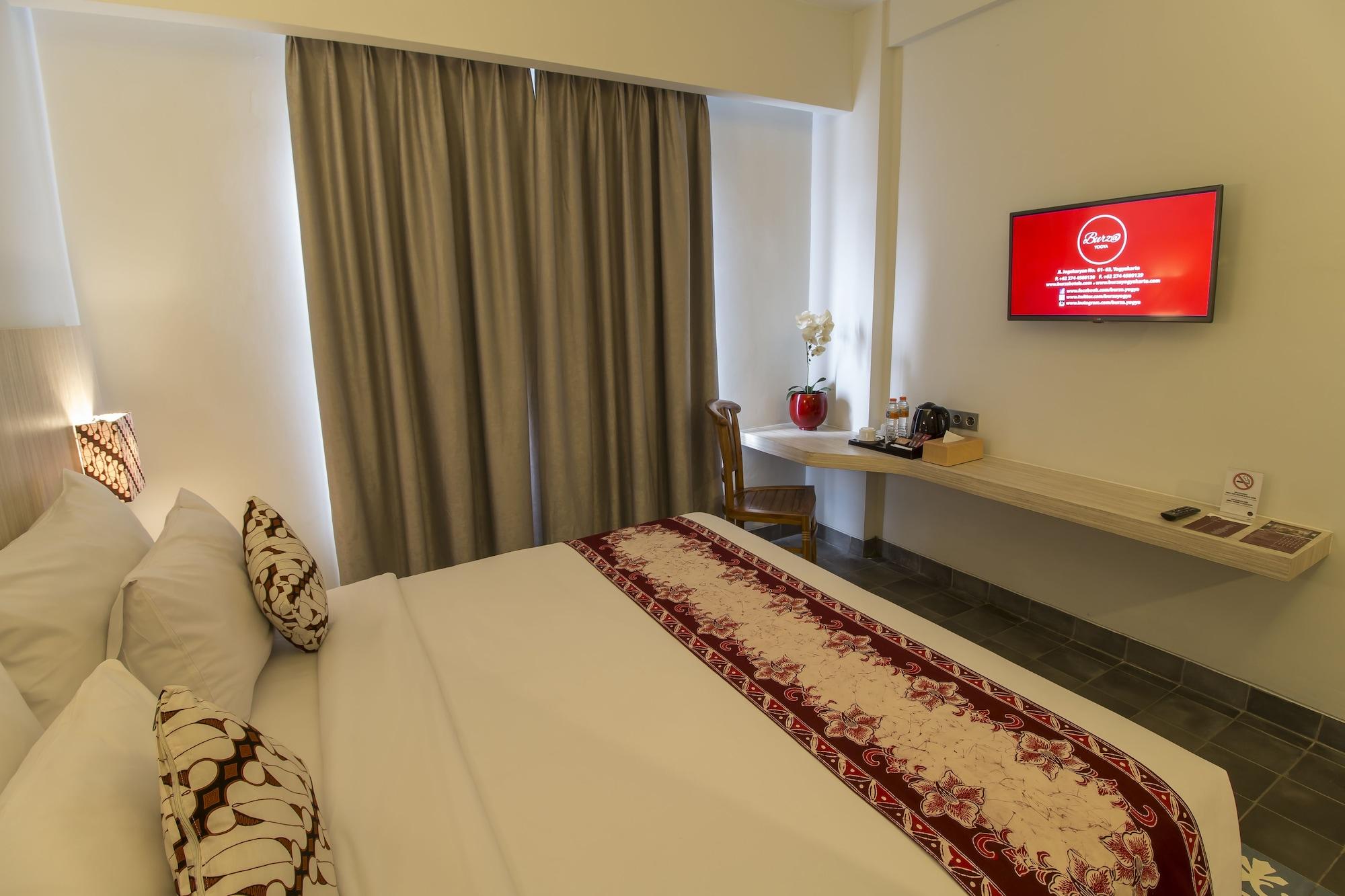 Burza Hotel Yogyakarta Ngoại thất bức ảnh