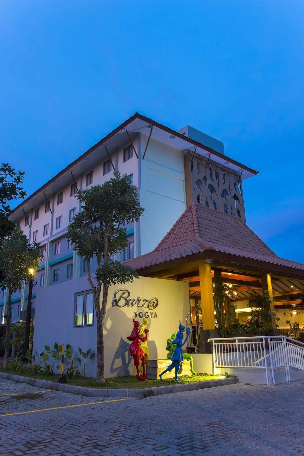 Burza Hotel Yogyakarta Ngoại thất bức ảnh